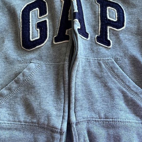 Baby Gap Toddler Two Years. Gray Hooded Zippered Sweatshirt - Picture 5 of 8